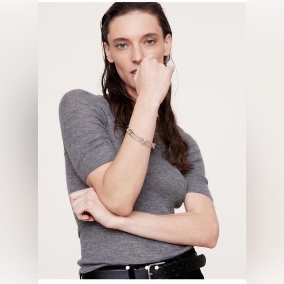 Banana Republic Jackson bracelet in 14 k gold or sterling silver plated - Picture 3 of 15